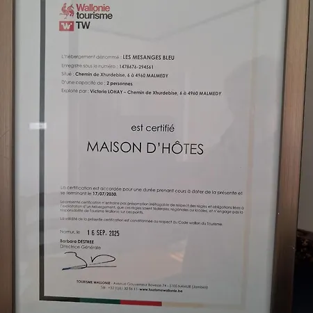 Les Mesanges Bleu Bed & Breakfast 3*